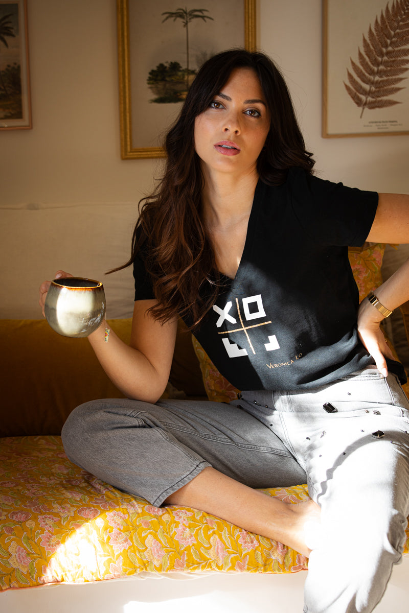 Le Tee-shirt YORI - Noir Veronica Lo