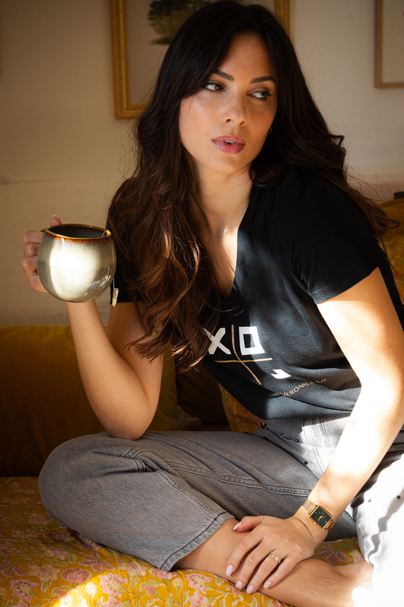 Le Tee-shirt YORI - Noir Veronica Lo