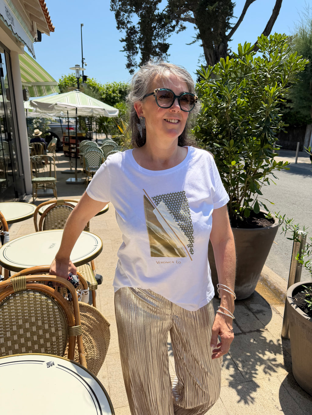 Le Tee-shirt SUNA Veronica Lo