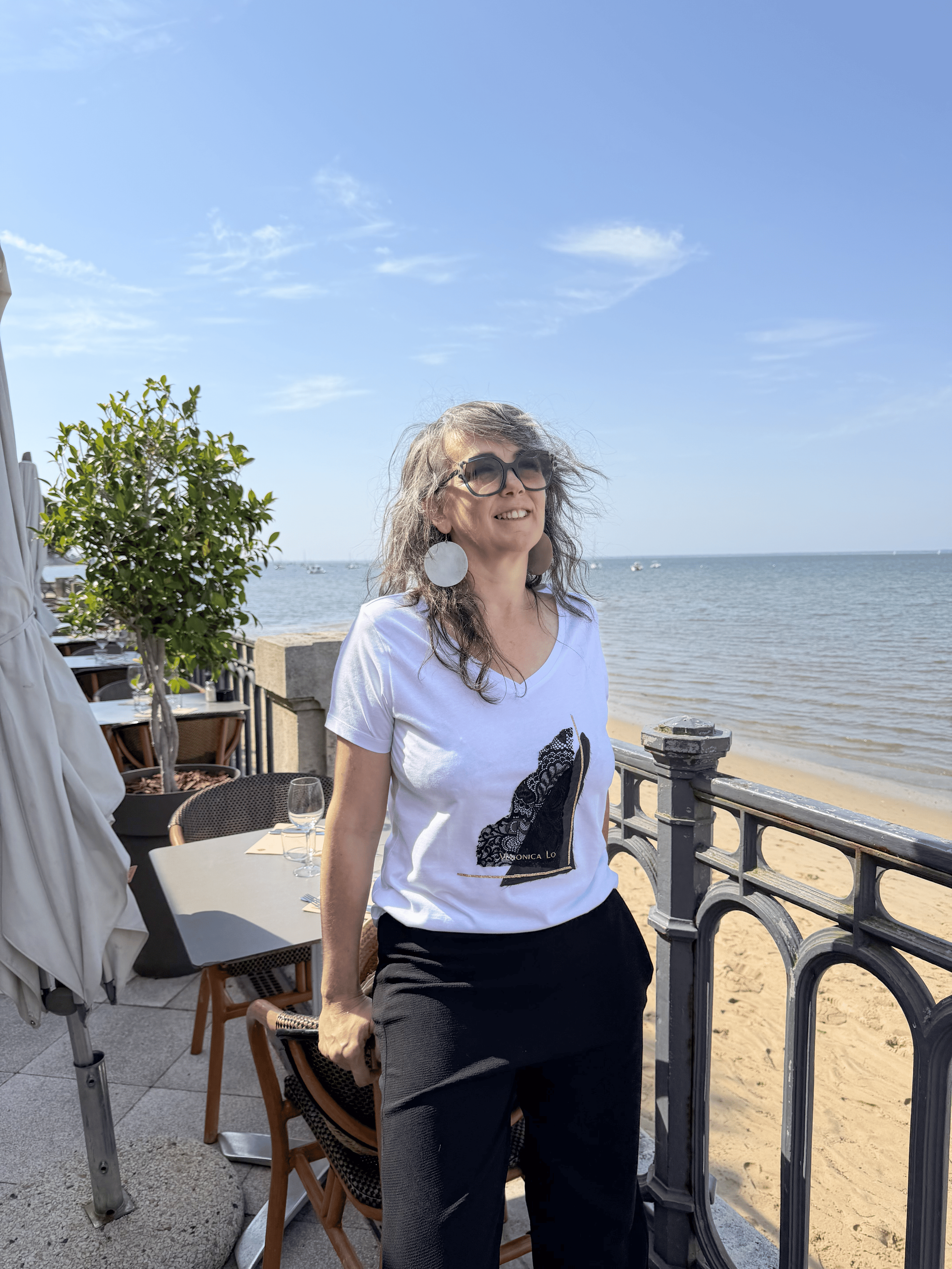 Le Tee-shirt AKITA Veronica Lo